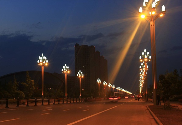 城市夜景照明，體現(xiàn)了城市的個(gè)性與特色